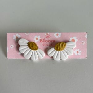 Bloom Co Clay Daisy Earrings